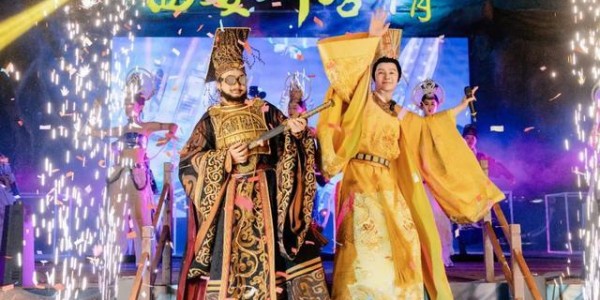 “李世民”在景区跳科目三