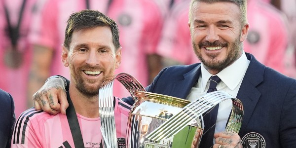 华体会体育-梅西踢解放者杯？迈阿密国际老板：我与南美足联讨论了参赛可能性