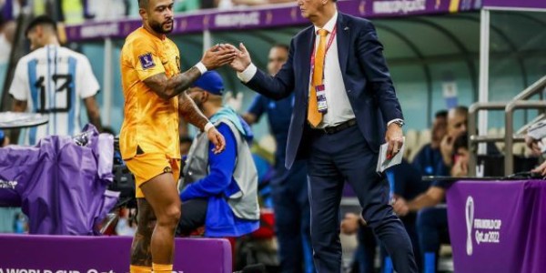 荷兰再度点球出局 范加尔的“空城计”还是露馅了